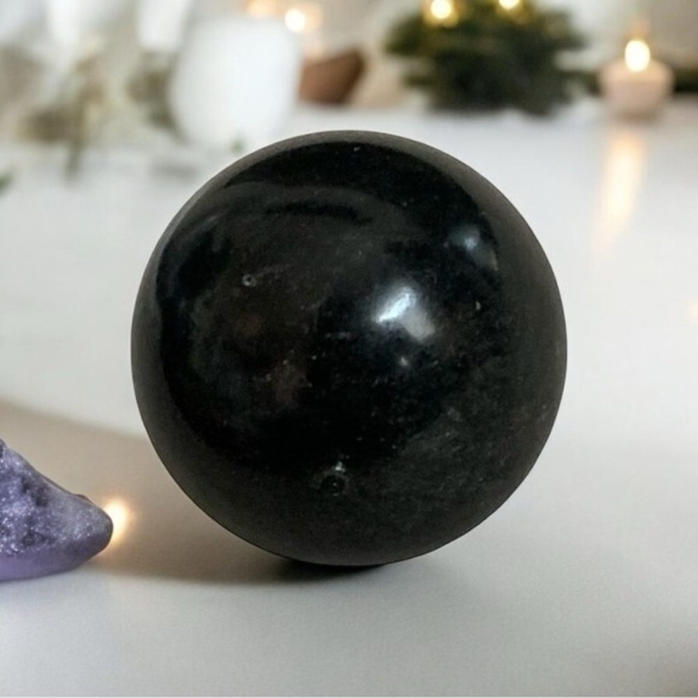 Black Onyx Crystal Sphere SMUDGE Meditation Ball w/ Green Velvet Pouch New - Picture 3 of 11